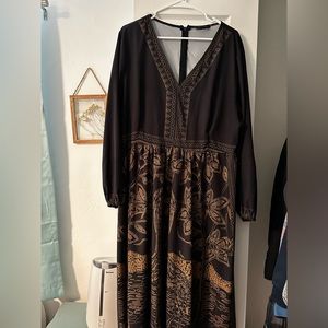 Beautiful 1X long sleeve dress